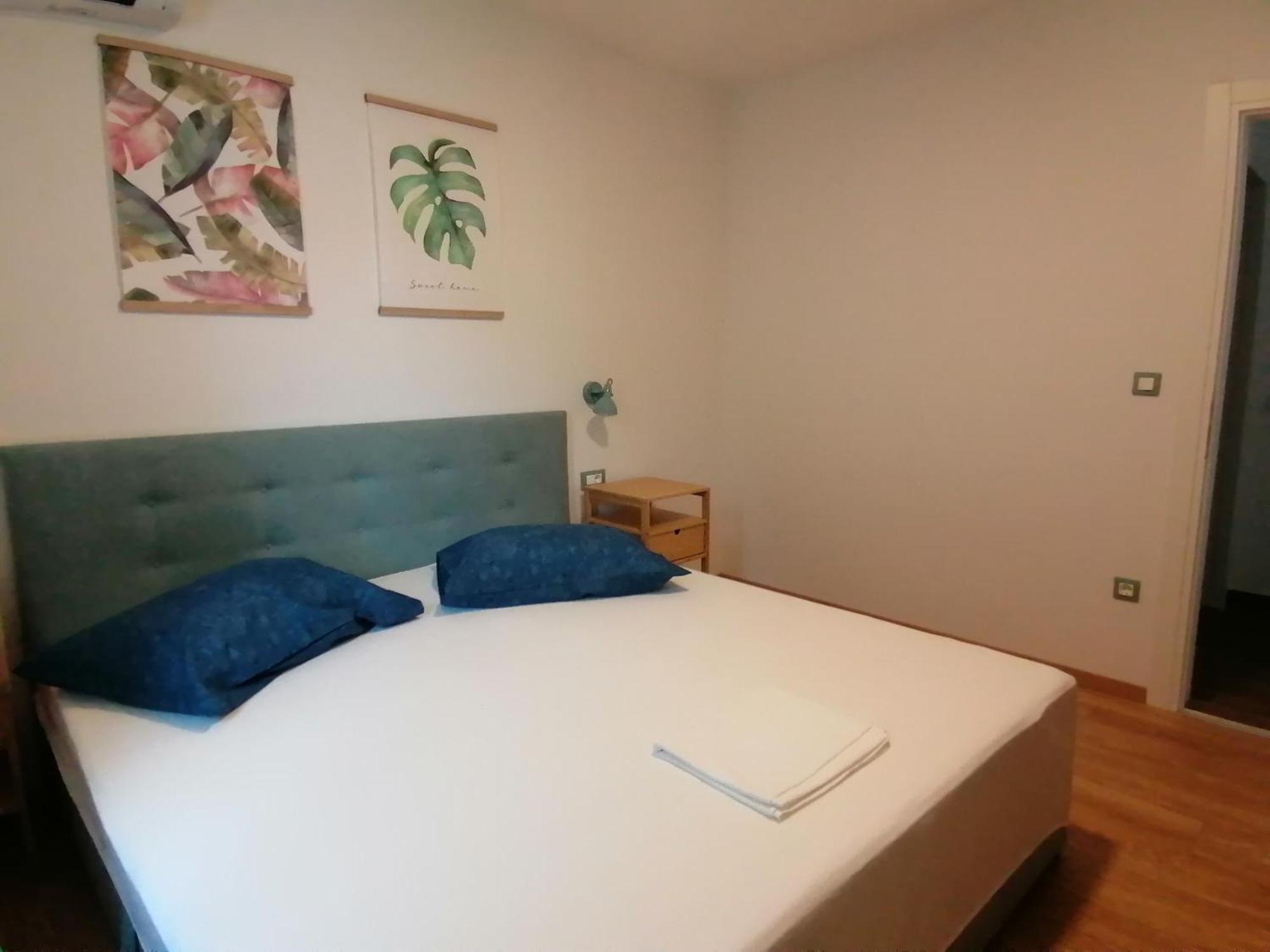 Apartmani Mares - 20 M From The Beach ブレラ エクステリア 写真